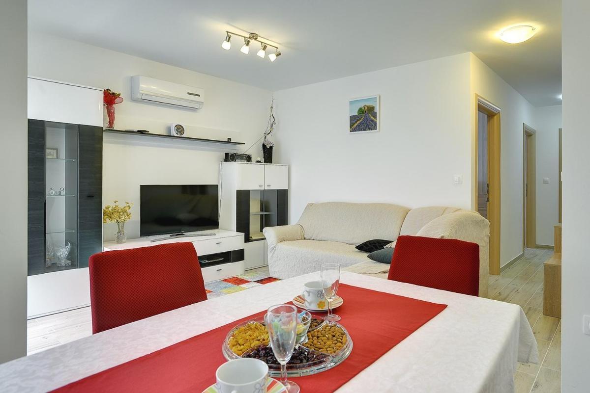 Apartments Elviana Пула Екстериор снимка