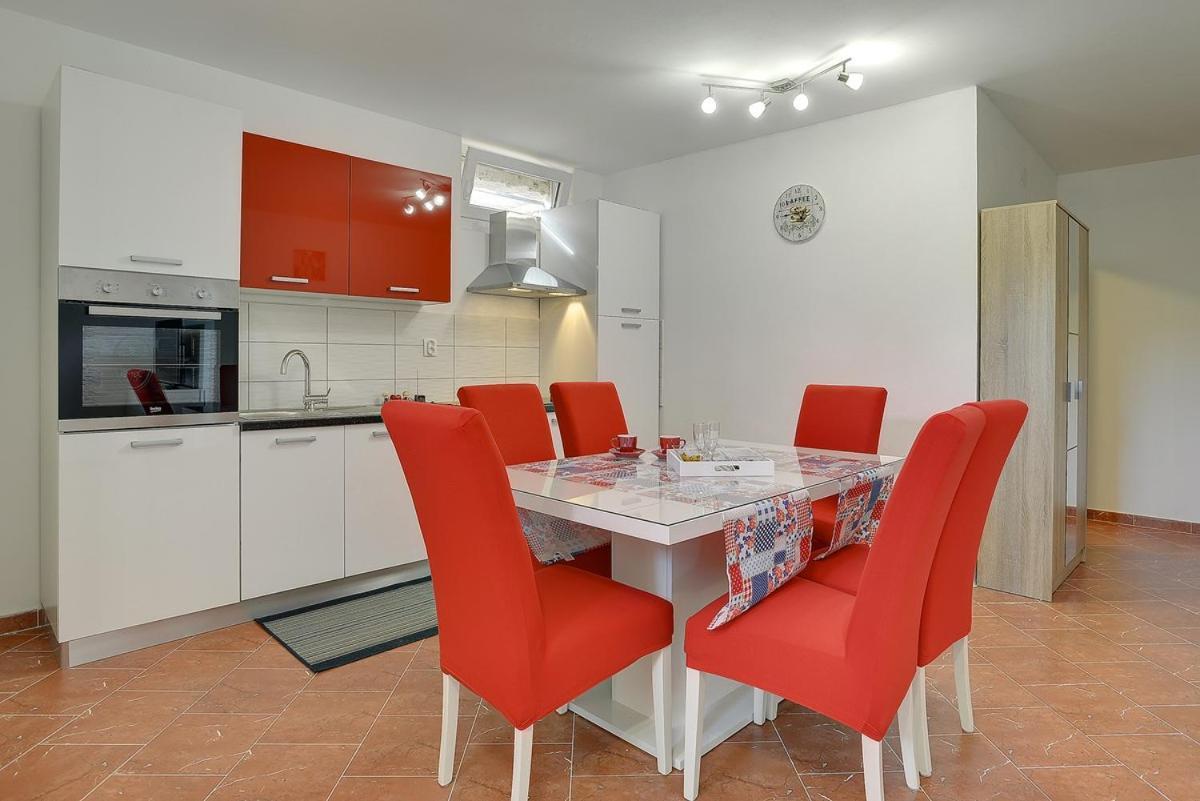 Apartments Elviana Пула Екстериор снимка