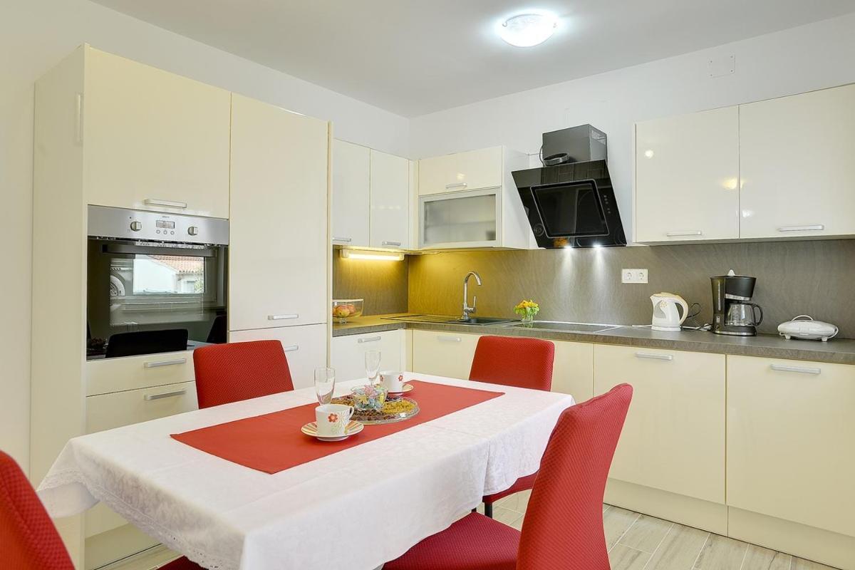 Apartments Elviana Пула Екстериор снимка